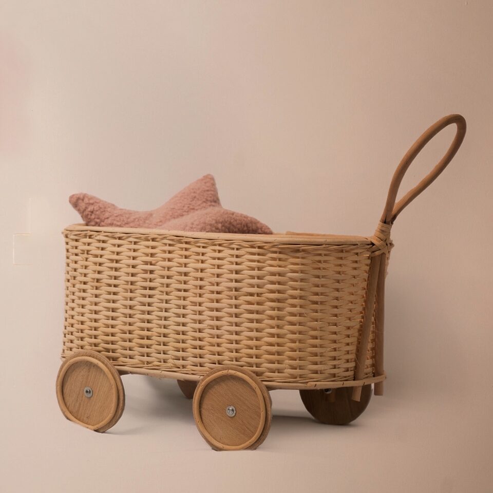 Chariot de jouets en matiere naturelle