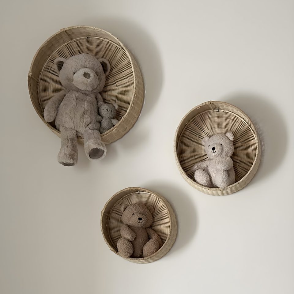 Trio d'étagères murales en rotin